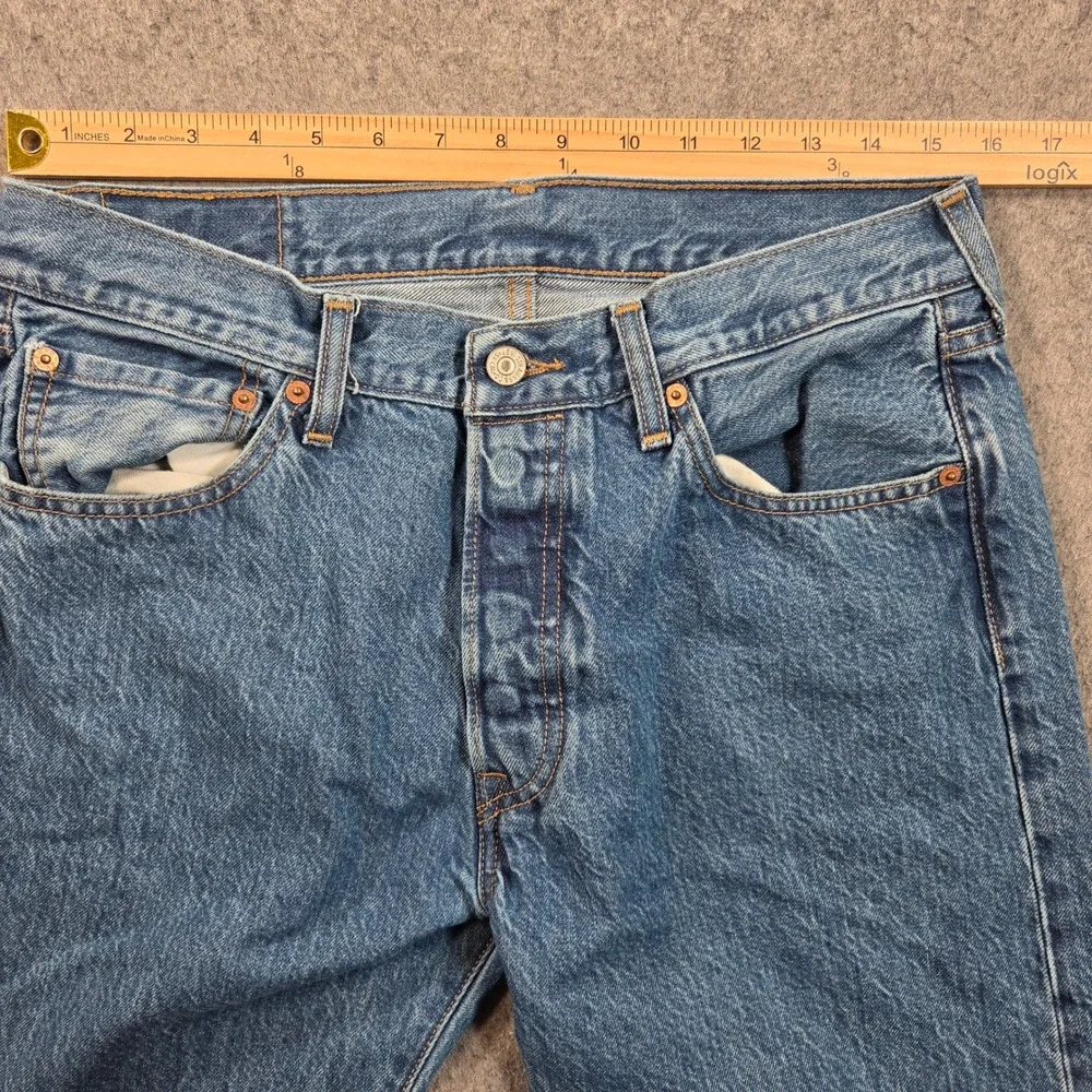 Levis 501 Original Fit Jeans Mens 32x32 Blue Straight Leg Button Fly Denim